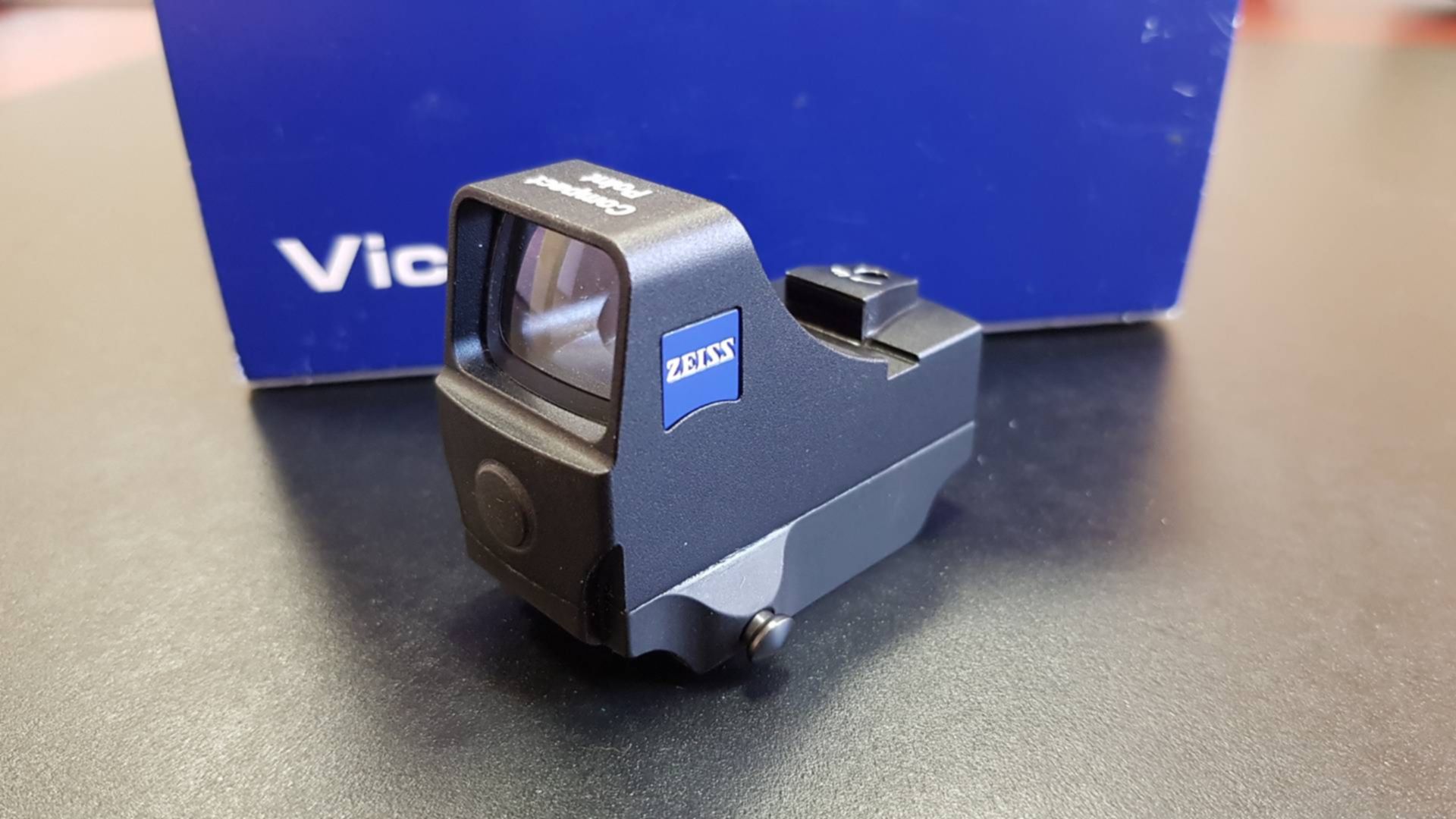 Прицел коллиматорный Compact Point